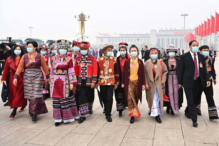 倾听人民呼声 回应人民期盼——人大代表审议全国人大常委会工作报告