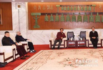 立足国际舞台 加强合作交流