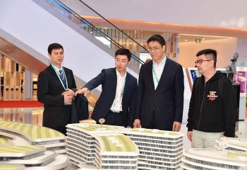 李九红在上海考察绿地全球商品贸易港