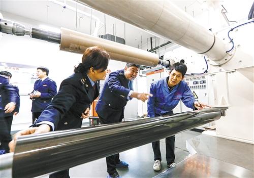 以更大努力持续优化营商环境