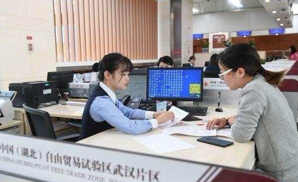 从申办到拿营业执照两小时办成 武汉优化营商环境成效显著