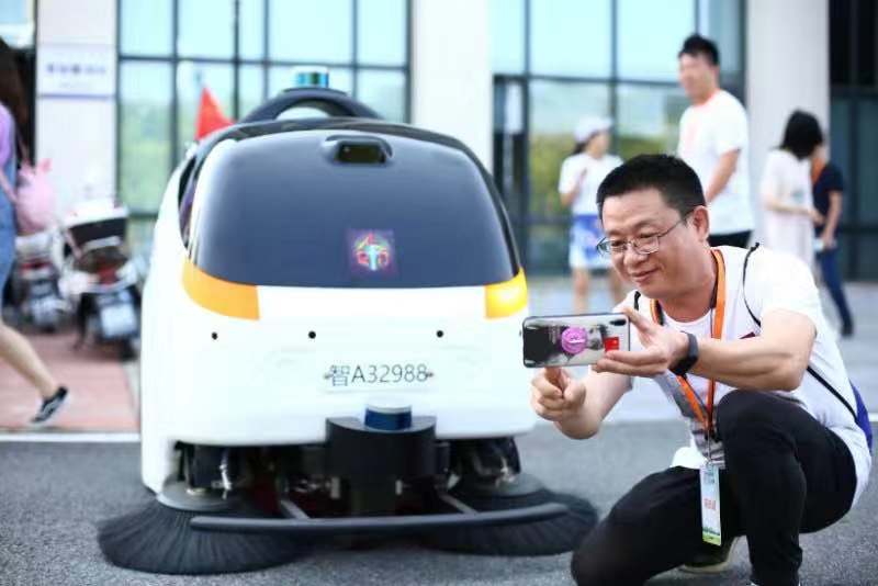 全国网媒探访三亚互联网信息产业园 见证“互联网+”时代传奇