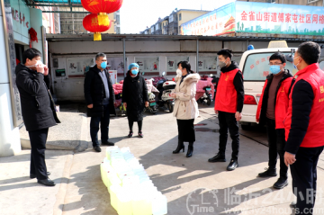 众志成城 抗击病毒 凯旋在行动 临沂凯旋智慧社区居家养老服务中心为社区无偿捐送酒精及84消毒液