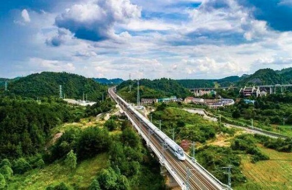 未来，“骑马上成都”有多少条路？