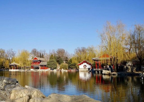文旅业逐渐复苏 小长假补偿性消费初步显现