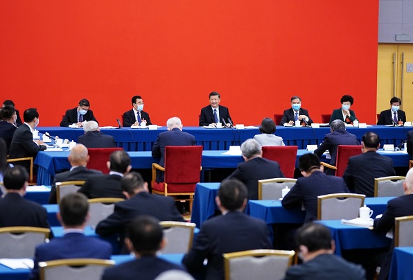 习近平看望参加政协会议的经济界委员