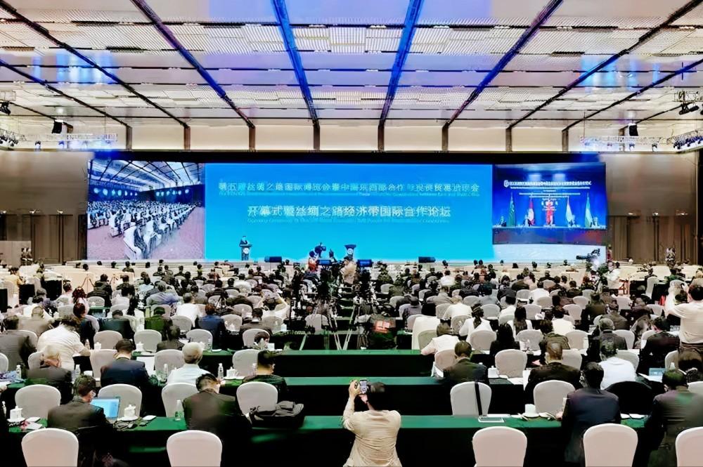 第五届丝博会西安闭幕 共签订外资项目76.75亿美元