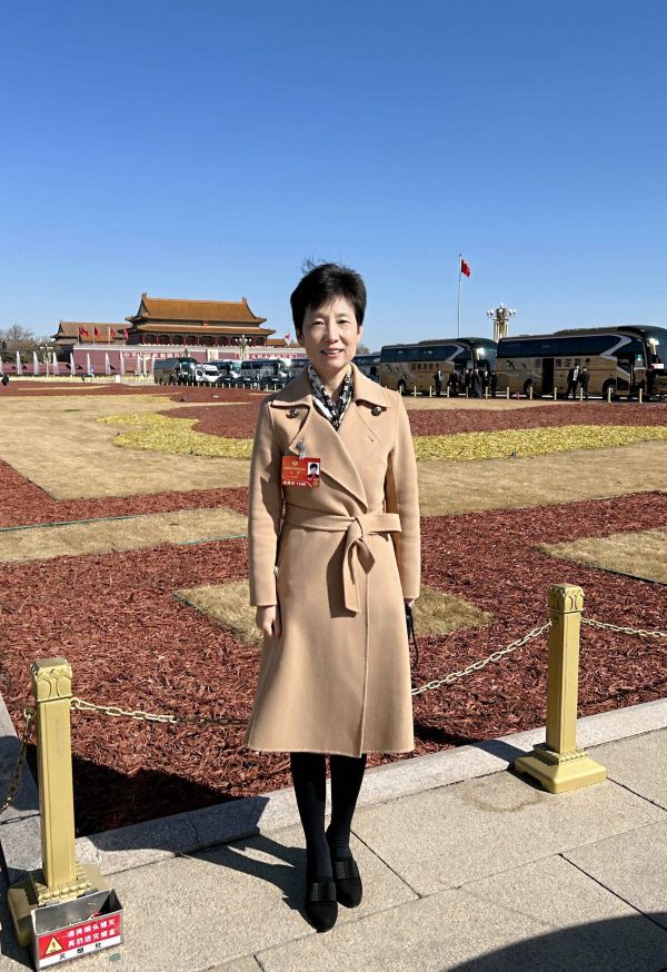 全国政协委员王茜：关于利用数字化技术助力低碳城市发展的提案