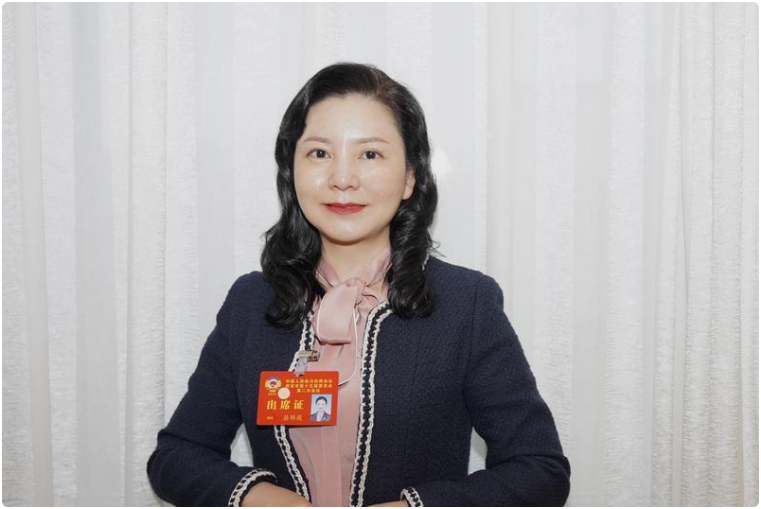 屈锦薇委员： 提升中欧班列（西安）集结中心辐射带动能级