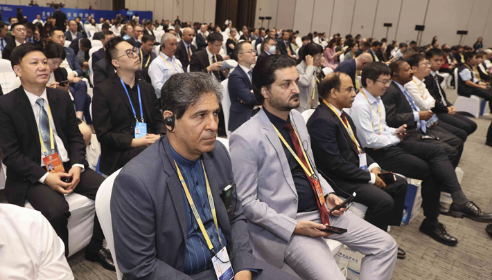 巩固欧亚地区多边互利关系，助力打造欧亚地区新型区域合作模式
