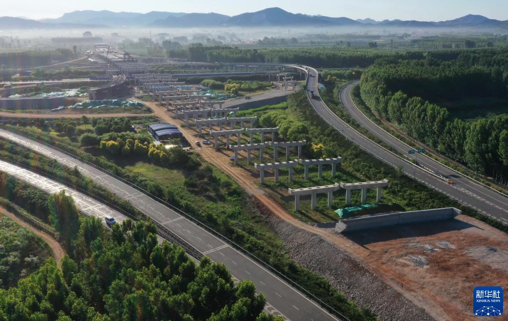 京秦高速公路枢纽互通建设工地