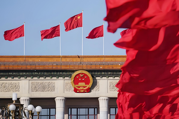 全国两会既是代表委员参政议政、共商国是的平台，也是广大人民群众参与国家政治生活的平台