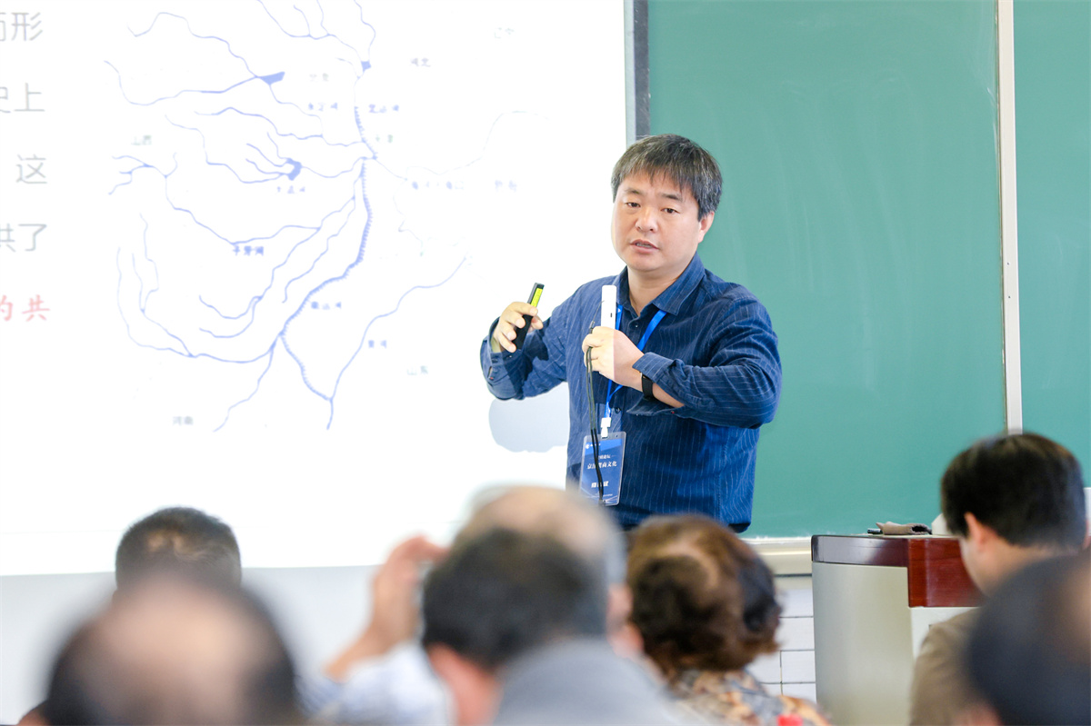 来自全国各地的专家学者，共同探讨京津冀商文化