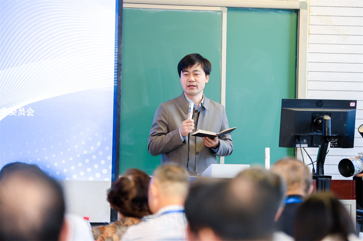 来自全国各地的专家学者，共同探讨京津冀商文化