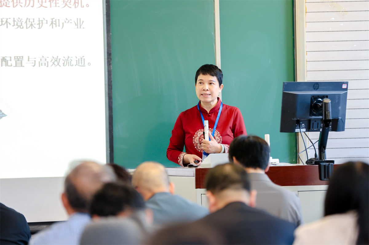 来自全国各地的专家学者，共同探讨京津冀商文化