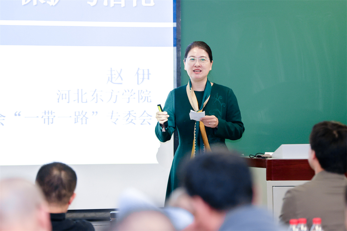 来自全国各地的专家学者，共同探讨京津冀商文化