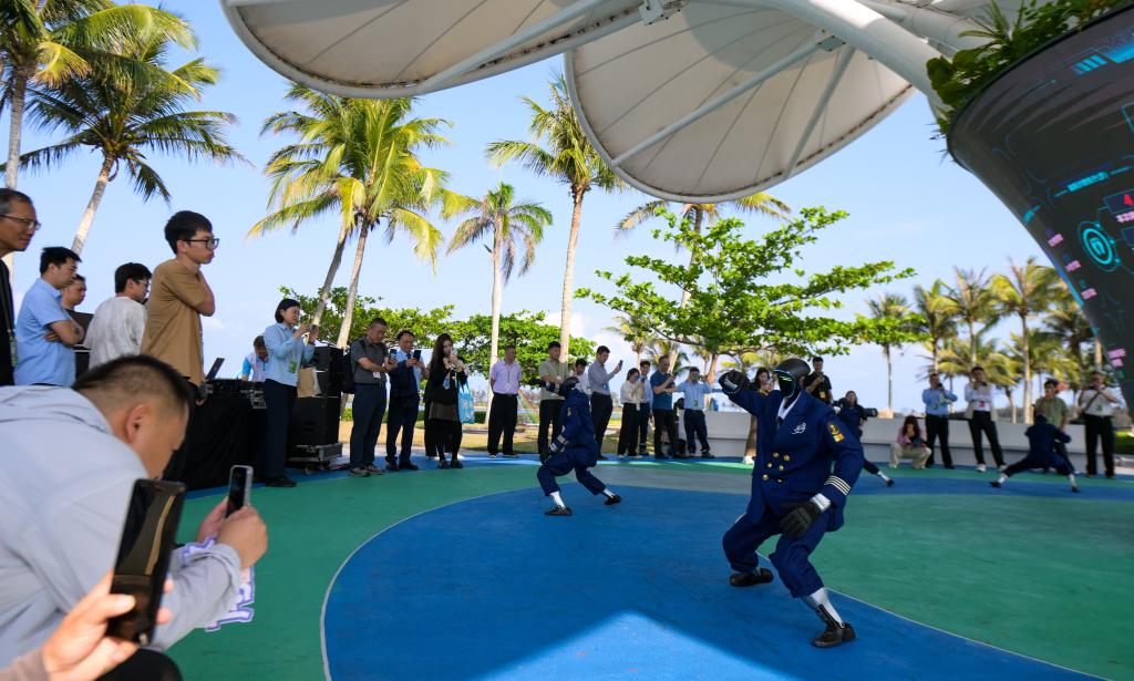 从“温度”到“边界” 博鳌嘉宾共话“人机协同”