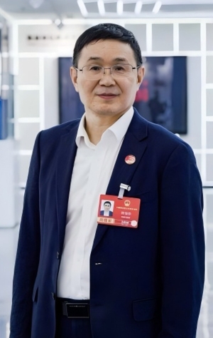 全国人大代表钟宝申：坚持技术创新 助力新能源高质量发展